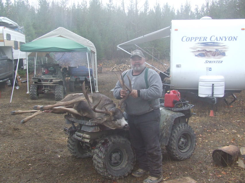 Click to view full size image
 ============== 
Don's pics
Brother's deer Oct. 2006
