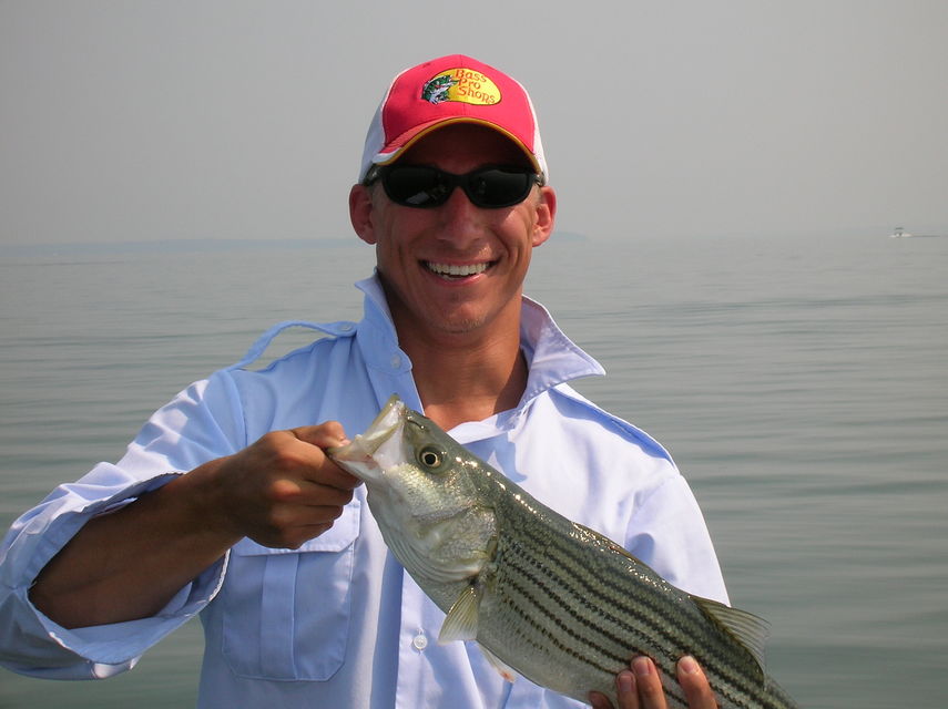 Click to view full size image
 ============== 
Lake Texoma striper fishing
